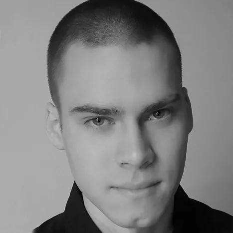 black and white photo of Richárd Nagy, developer at bookedby.me